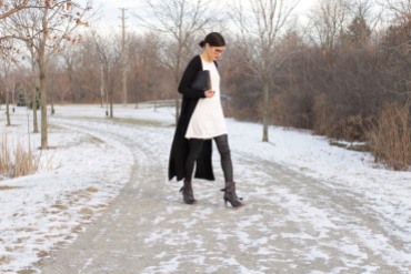 WoahStyle.com+ +Isabel+Marant+Angie+boots,+leather+leggings,+white+tunic+and+long+black+cardigan+from+Zara,+Alexander+Wang+Fumo+clutch+and+Chanel+glasses.+#streetstyle+#blackandwhitestyl